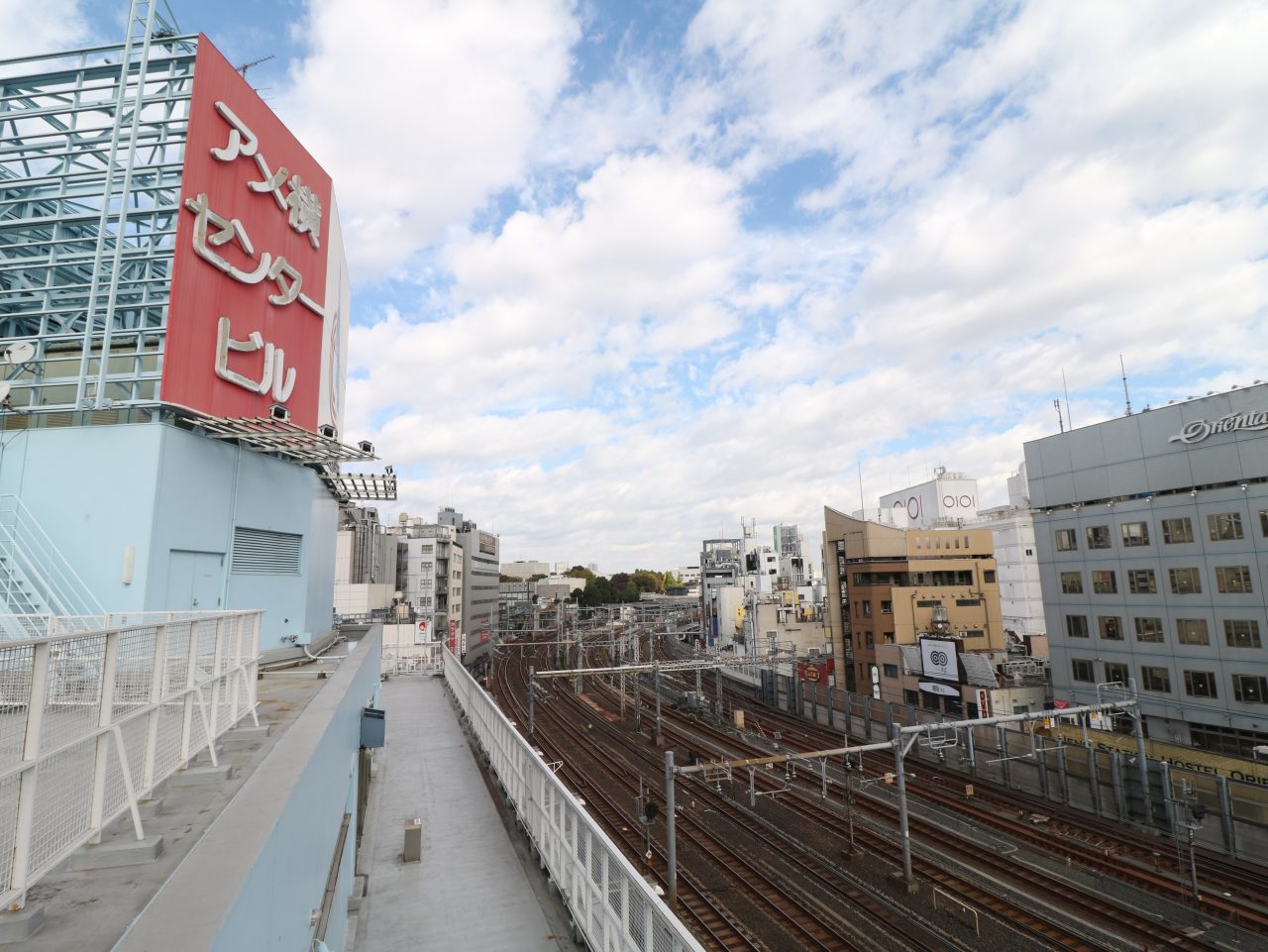 アメ横センタービル外観写真